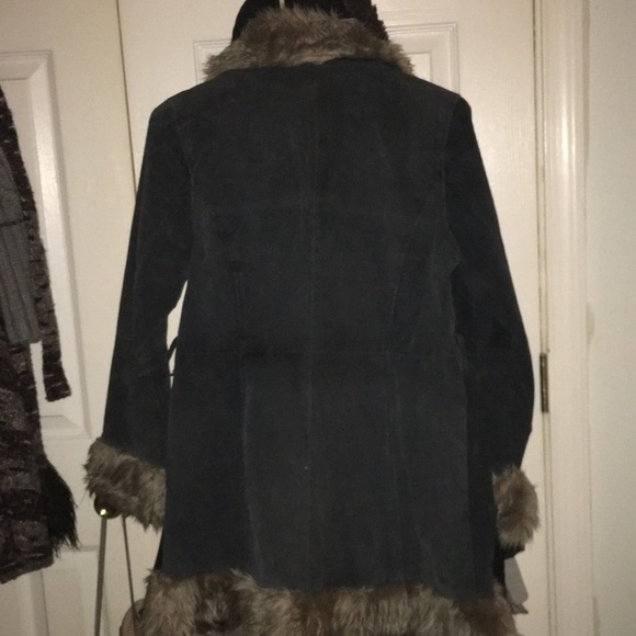 Coat - Picture 3 of 3